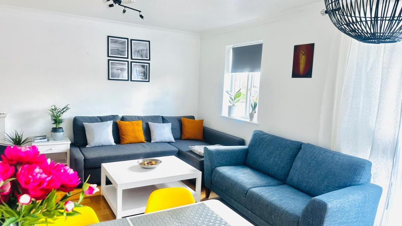 Amazing Location - City Of London- 2 Bedroom Stunning Canal View House With Private Garden,Parking & Balcony ภายนอก รูปภาพ