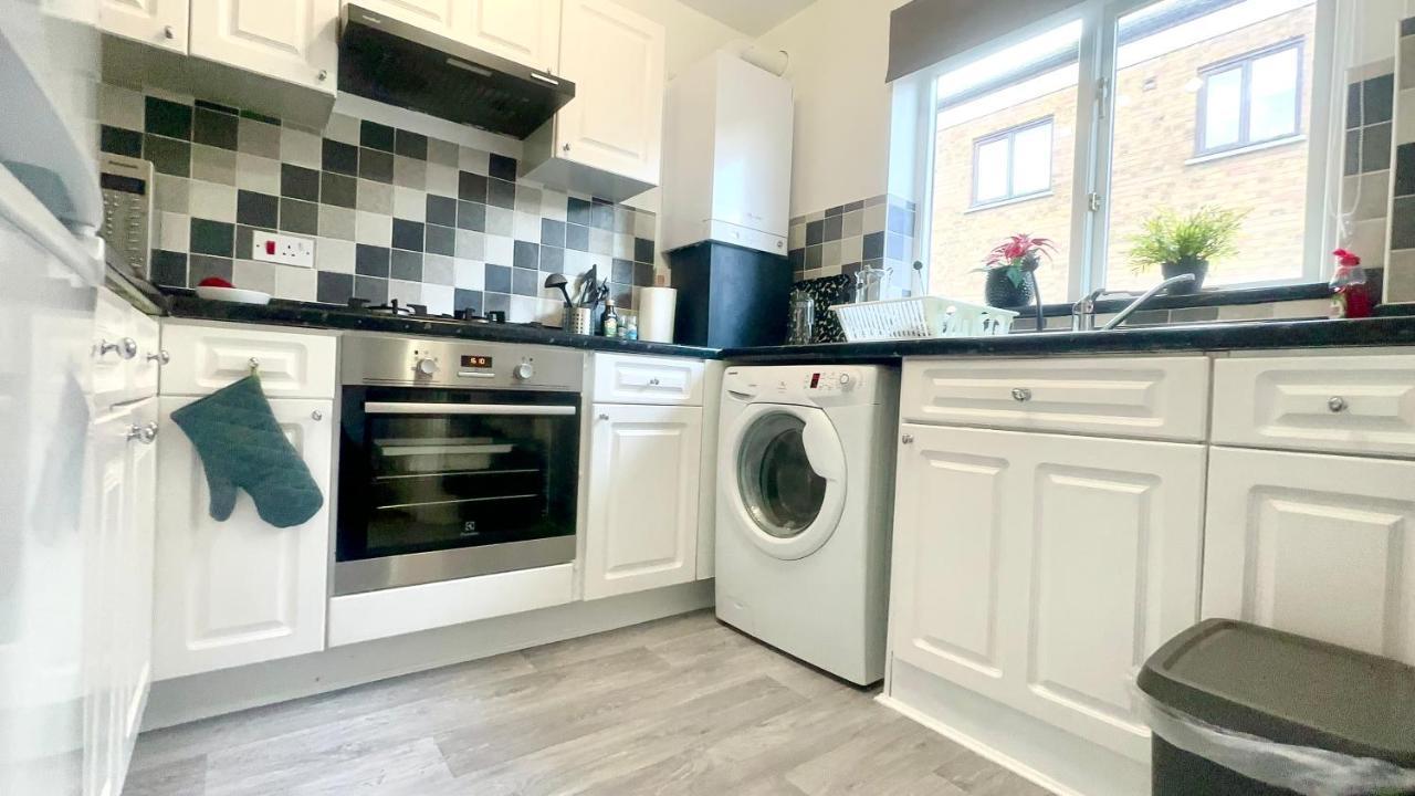 Amazing Location - City Of London- 2 Bedroom Stunning Canal View House With Private Garden,Parking & Balcony ภายนอก รูปภาพ