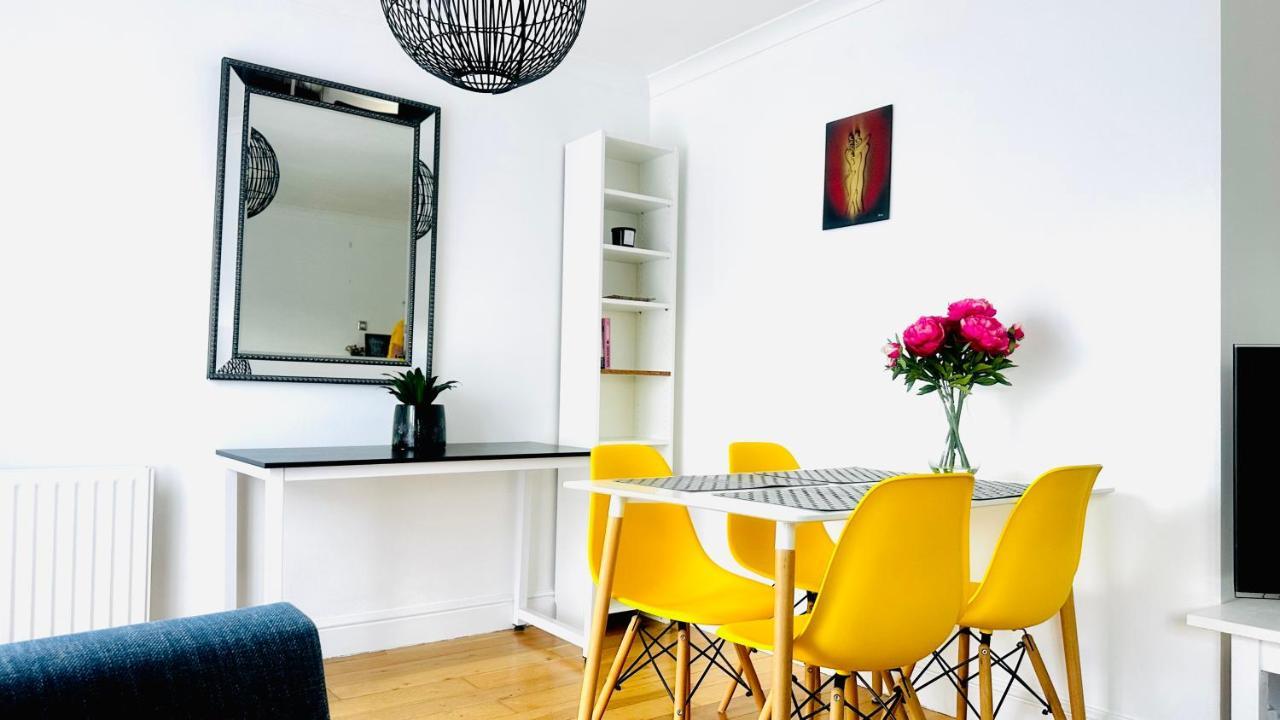 Amazing Location - City Of London- 2 Bedroom Stunning Canal View House With Private Garden,Parking & Balcony ภายนอก รูปภาพ