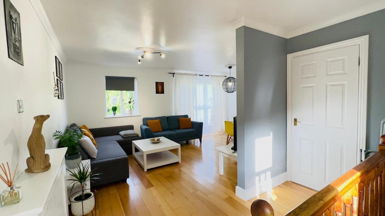 Amazing Location - City Of London- 2 Bedroom Stunning Canal View House With Private Garden,Parking & Balcony ภายนอก รูปภาพ