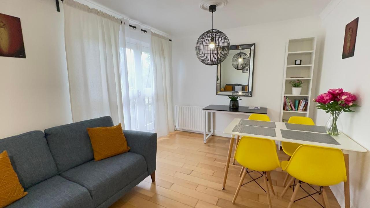 Amazing Location - City Of London- 2 Bedroom Stunning Canal View House With Private Garden,Parking & Balcony ภายนอก รูปภาพ