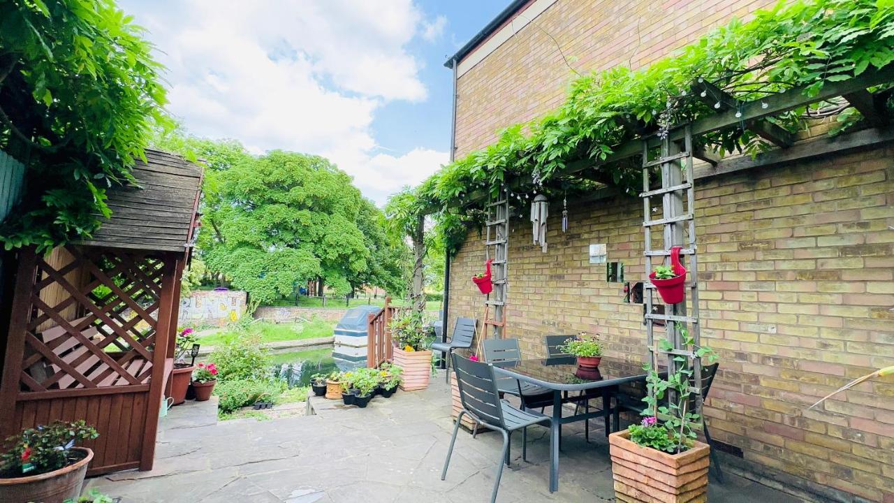 Amazing Location - City Of London- 2 Bedroom Stunning Canal View House With Private Garden,Parking & Balcony ภายนอก รูปภาพ