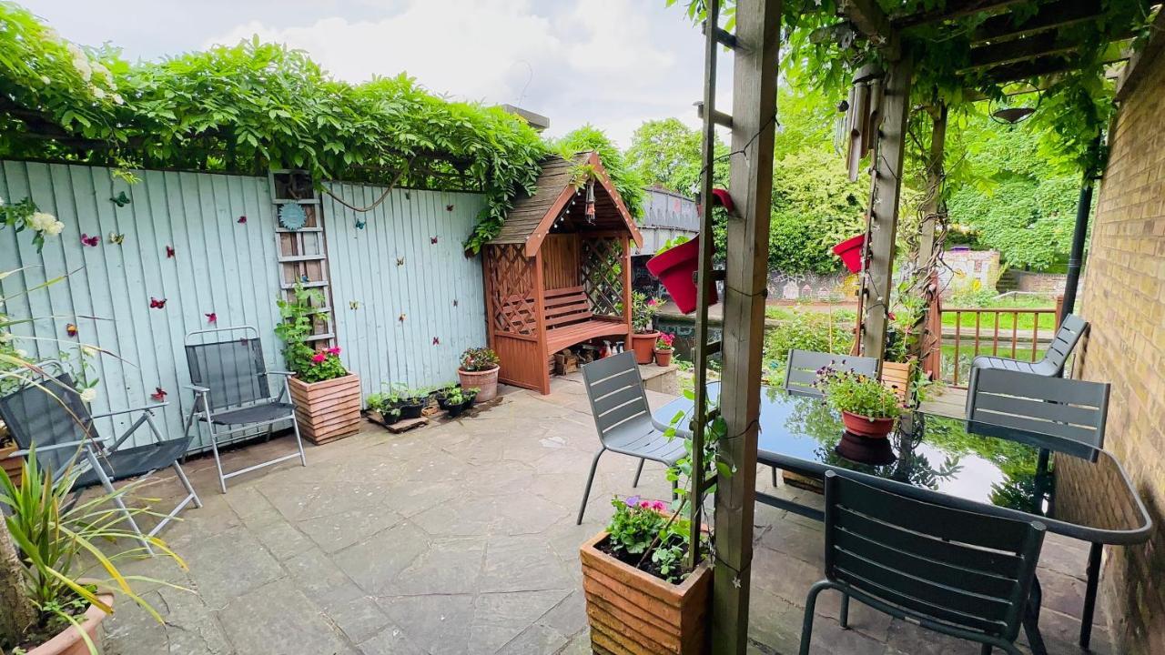 Amazing Location - City Of London- 2 Bedroom Stunning Canal View House With Private Garden,Parking & Balcony ภายนอก รูปภาพ